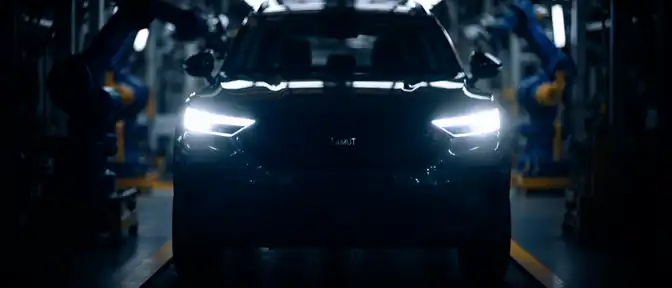 Завод в Тольятти начал выпуск новой модели кроссовера Lada Azimut